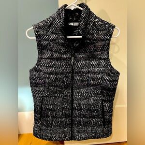 North face size small black true to size Shell Vest.
